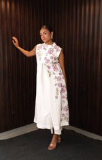 Load image into Gallery viewer, White Linen Centre Pleat Kurta
