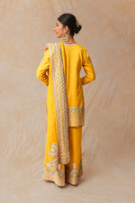 Load image into Gallery viewer, Yellow Hand Woven Chanderi Suit
